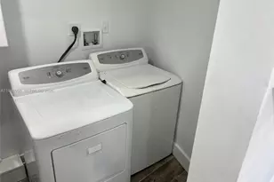 261 NW 49th St, Miami, FL 33127 - Photo 45