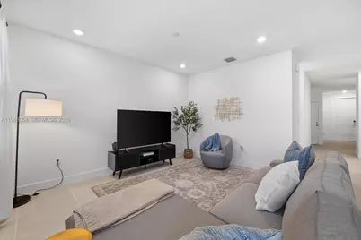 131 SW 171st Lane, Pembroke Pines, FL 33027 - Photo 15