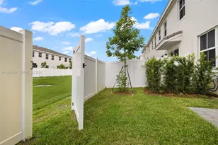 131 SW 171st Ln, Pembroke Pines, FL 33027 - Photo 43