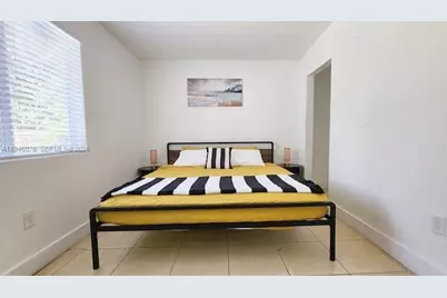 8028 NW 5th Ct, Miami, FL 33150 - Photo 9