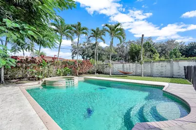 5781 SW 25th St, Miami, FL 33155 - Photo 3