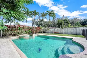 5781 SW 25th St, Miami, FL 33155 - Photo 3