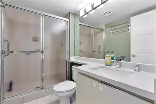 20379 W Country Club Dr, Aventura, FL 33180 - Photo 31