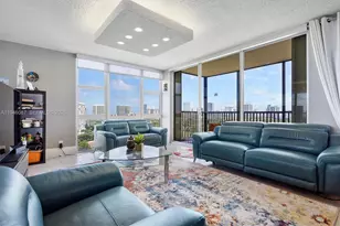 20379 W Country Club Dr, Aventura, FL 33180 - Photo 11