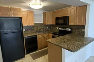 8290 Lake Dr, Doral, FL 33166 - Photo 19