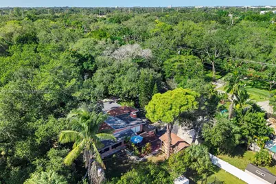 1760 NE 144th St, Miami, FL 33181 - Photo 9