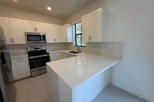 3326 W 112th St, Hialeah, FL 33018 - Photo 9