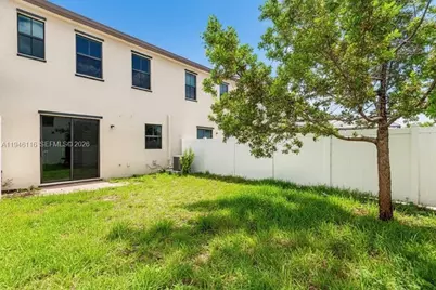 3326 W 112th St, Hialeah, FL 33018 - Photo 29
