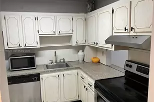 101 Berkley Rd, Hollywood, FL 33024 - Photo 3