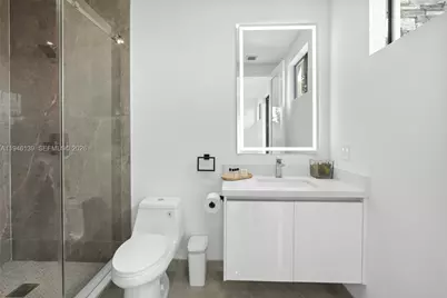 325 SW 16th St #B, Fort Lauderdale, FL 33315 - Photo 35