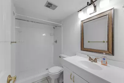 10915 SW 71st St, Miami, FL 33173 - Photo 15
