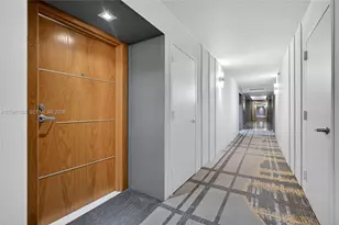 400 South Pointe Dr, Miami Beach, FL 33139 - Photo 25