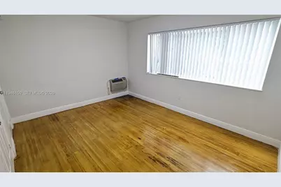 320 85th St #12, Miami Beach, FL 33141 - Photo 9