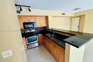 777 SW 111th Way, Pembroke Pines, FL 33025 - Photo 7