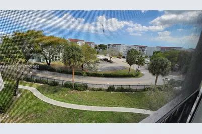 2821 Somerset Dr #400, Lauderdale Lakes, FL 33311 - Photo 9