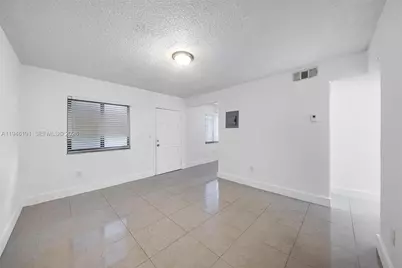 13251 Memorial Hwy #20, North Miami, FL 33161 - Photo 3