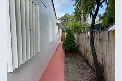 3361 NW 16th St #B, Miami, FL 33125 - Photo 3