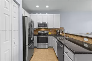 14725 SW 11th St, Pembroke Pines, FL 33027 - Photo 5