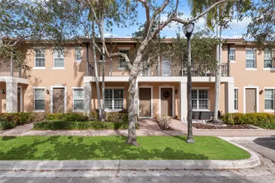14725 SW 11th St, Pembroke Pines, FL 33027 - Photo 1