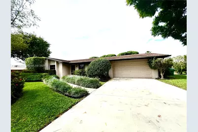 13100 SW 108th Pl, Miami, FL 33176 - Photo 1