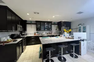 4335 SW 98th Ct, Miami, FL 33165 - Photo 5