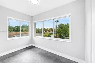 2363 NW 15th St, Miami, FL 33125 - Photo 13