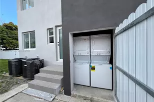 2363 NW 15th St, Miami, FL 33125 - Photo 15