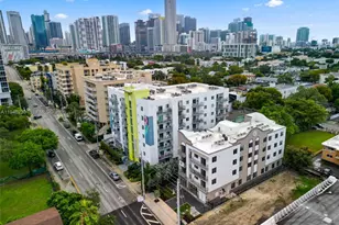 650 SW 1st St, Miami, FL 33130 - Photo 15