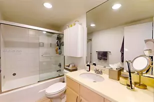 5600 Collins Ave, Miami Beach, FL 33140 - Photo 19