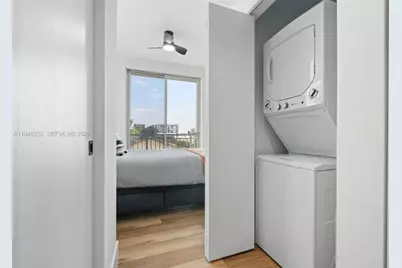 650 SW 1st St #305, Miami, FL 33130 - Photo 21