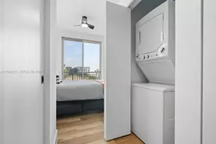 650 SW 1st St, Miami, FL 33130 - Photo 21