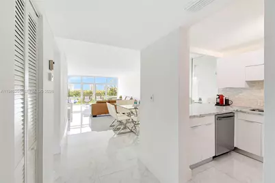 20100 W Country Club Dr #1005, Aventura, FL 33180 - Photo 9