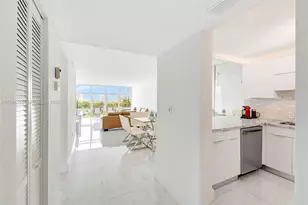 20100 W Country Club Dr, Aventura, FL 33180 - Photo 9