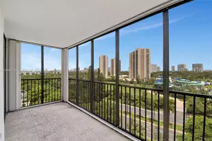 20100 W Country Club Dr, Aventura, FL 33180 - Photo 27