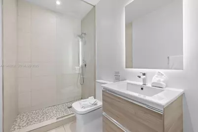 239 SW 9th St #2303, Miami, FL 33130 - Photo 13