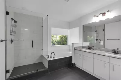 1413 SW 158th Ave, Pembroke Pines, FL 33027 - Photo 29