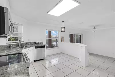 1413 SW 158th Ave, Pembroke Pines, FL 33027 - Photo 7