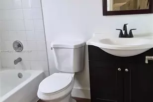 7856 NW 194th St, Hialeah, FL 33015 - Photo 5