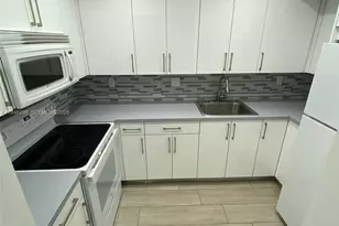4805 NW 7th St, Miami, FL 33126 - Photo 5