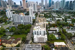 650 SW 1st St, Miami, FL 33130 - Photo 3