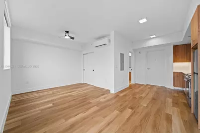 650 SW 1st St #401, Miami, FL 33130 - Photo 5