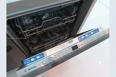 1080 Brickell Ave #1505, Miami, FL 33131 - Photo 17