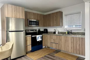 1684 SW 10th St, Miami, FL 33135 - Photo 5