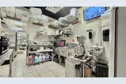 Restaurant For Sale in North Miami Beach Area, North Miami, FL 33181 - Photo 3