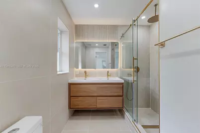 1065 NW 50th St, Miami, FL 33127 - Photo 11