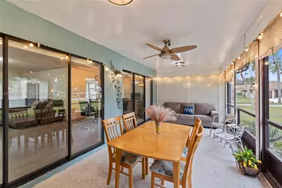 6109 S Ambertree Ln, Greenacres, FL 33463 - Photo 5