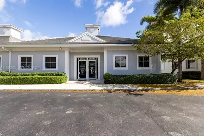 20770 W Dixie Hwy De Hwy, Miami, FL 33180 - Photo 3