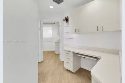 20770 W Dixie Hwy De Hwy, Miami, FL 33180 - Photo 13