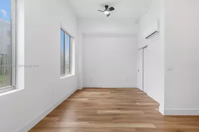 650 SW 1st St #403, Miami, FL 33130 - Photo 3