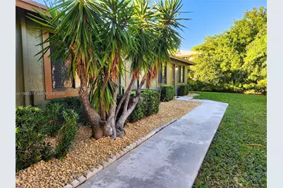 825 Dogwood Dr, Delray Beach, FL 33483 - Photo 39